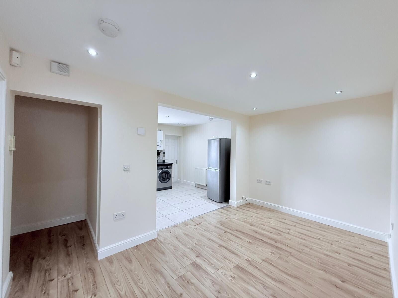 Flat Woodstock Road in Nottingham