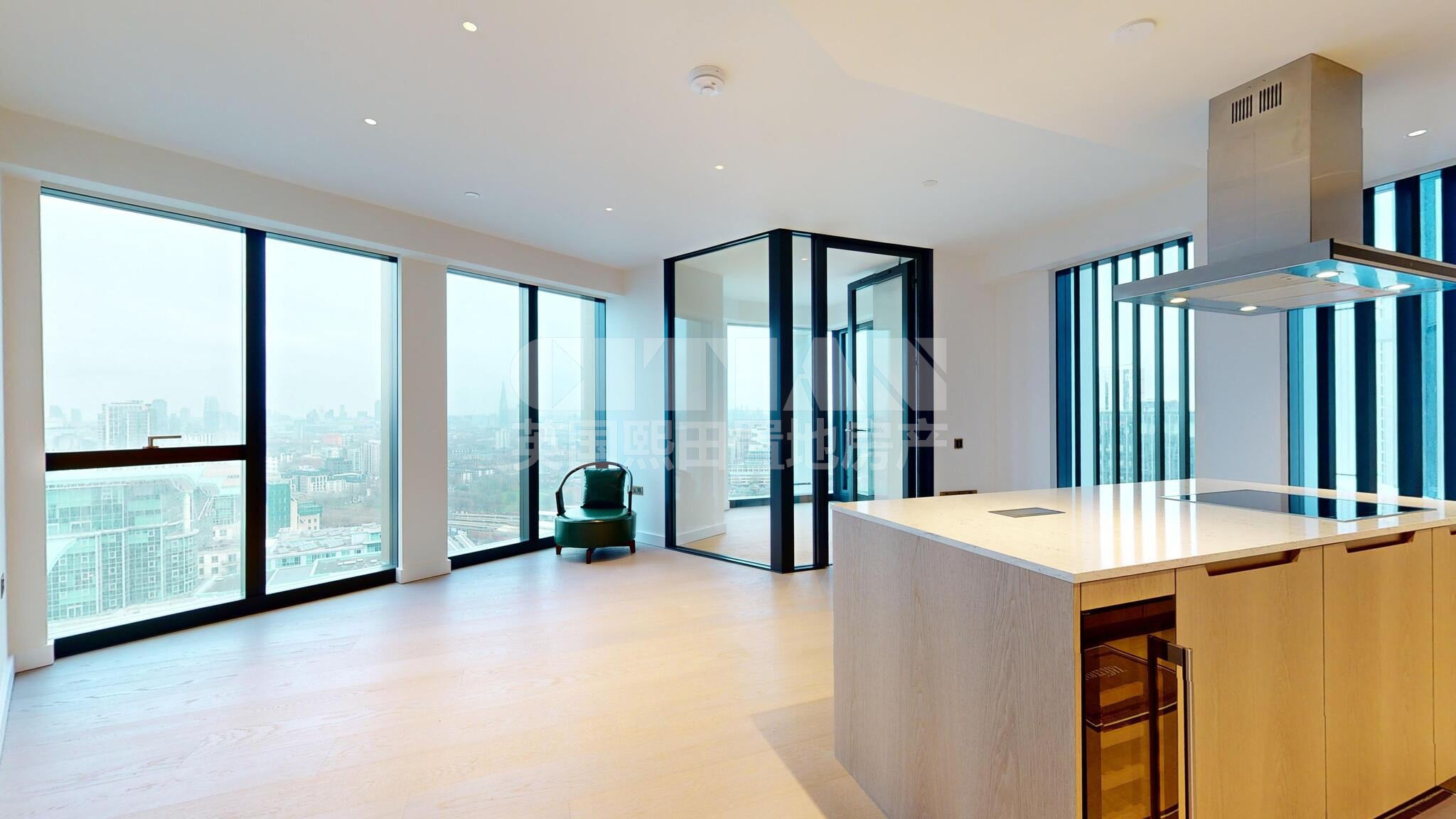 Flat Nine Elms Lane in Greater London
