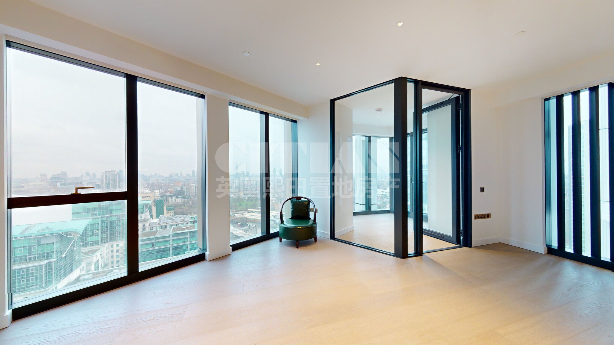 Flat Nine Elms Lane in Greater London