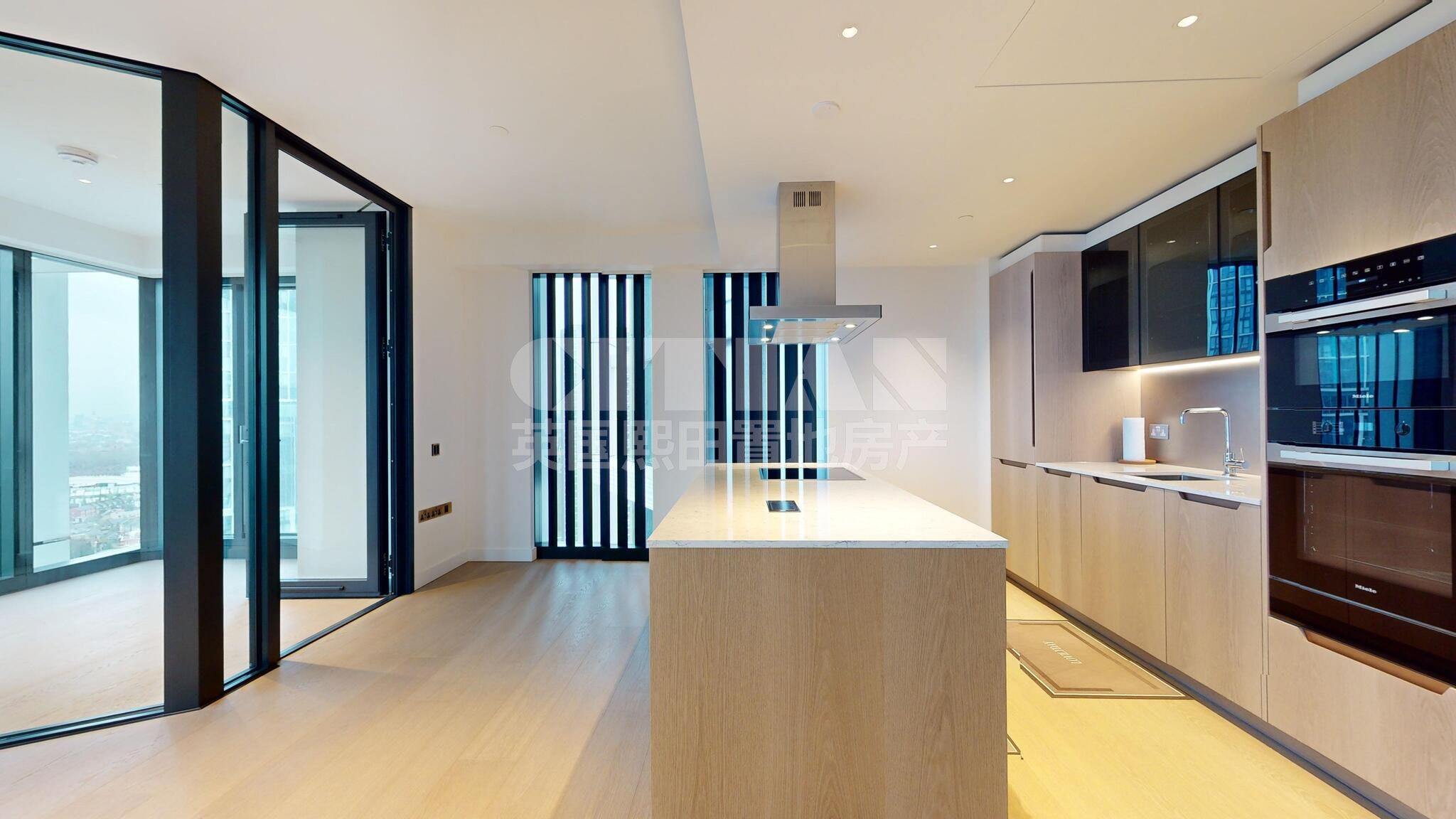 Flat Nine Elms Lane in Greater London