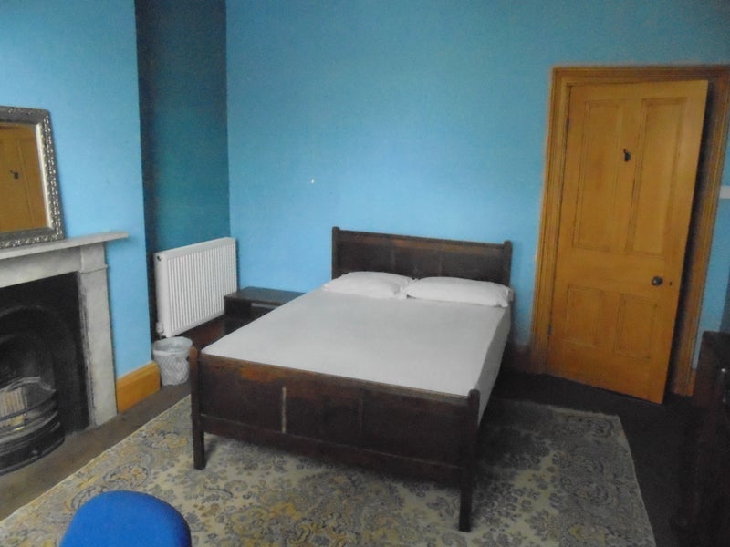 Room Admiral Place in Birmingham