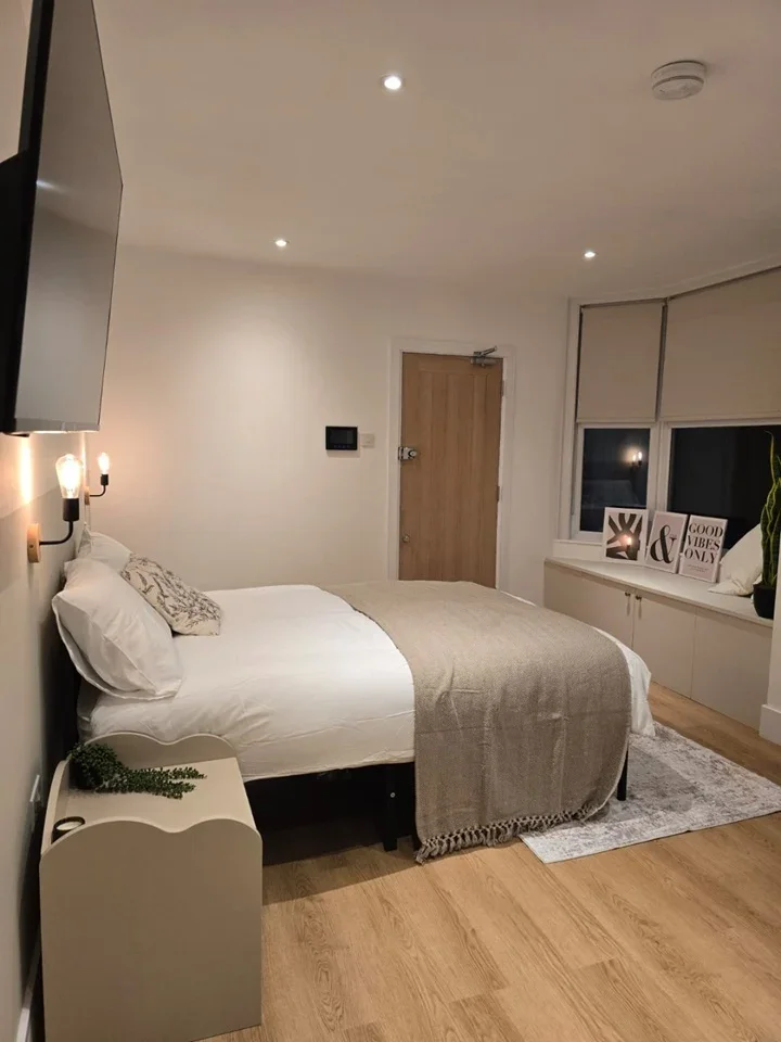Room Picardy Road in Greater London