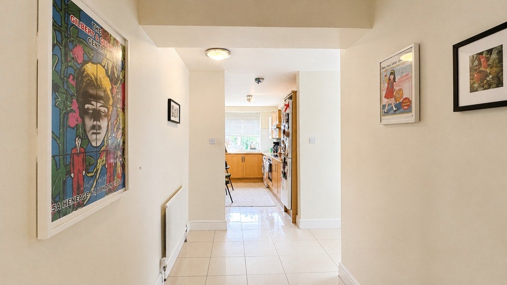 Flat Blair Court in Greater London