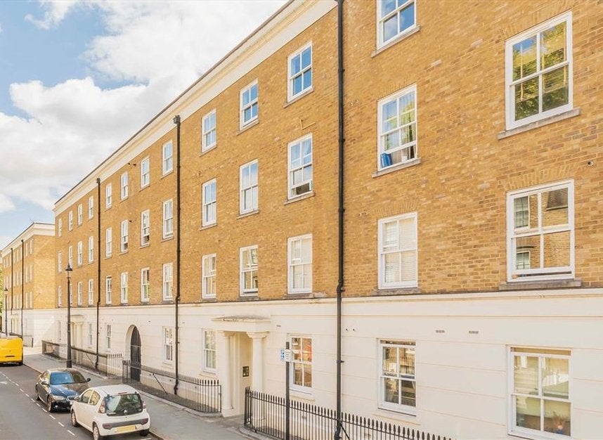 Flat Falmouth Road in Greater London