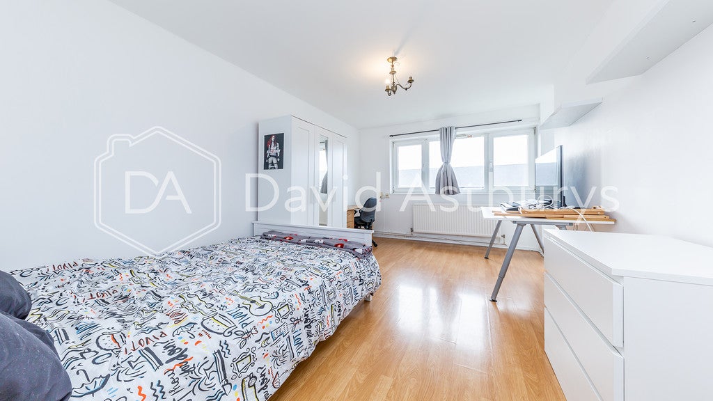 Room Caledonian Road in Greater London