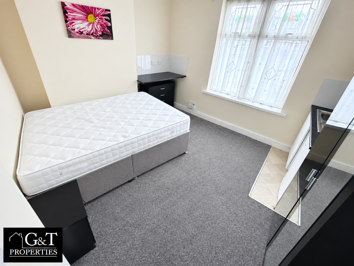 Room Green Lane in Halesowen