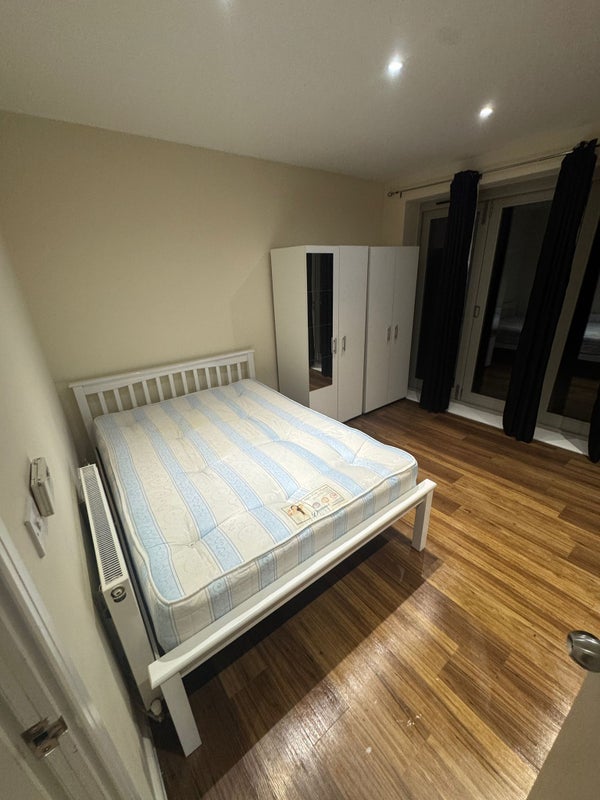 Room Rosenberg Road in Greater London