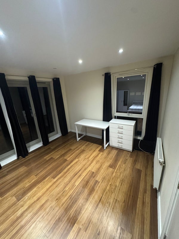 Room Rosenberg Road in Greater London