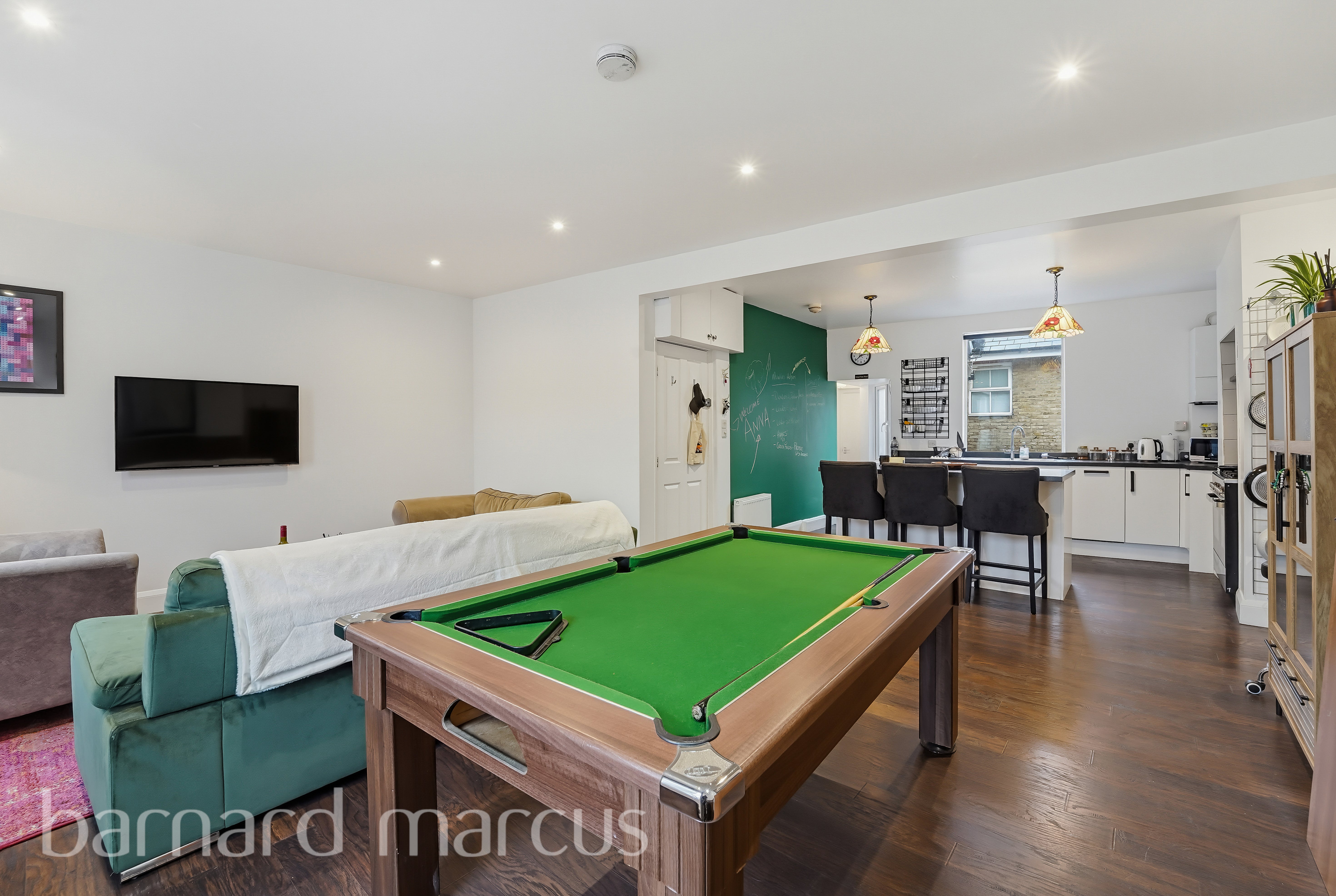 Flat Surbiton Road in Greater London