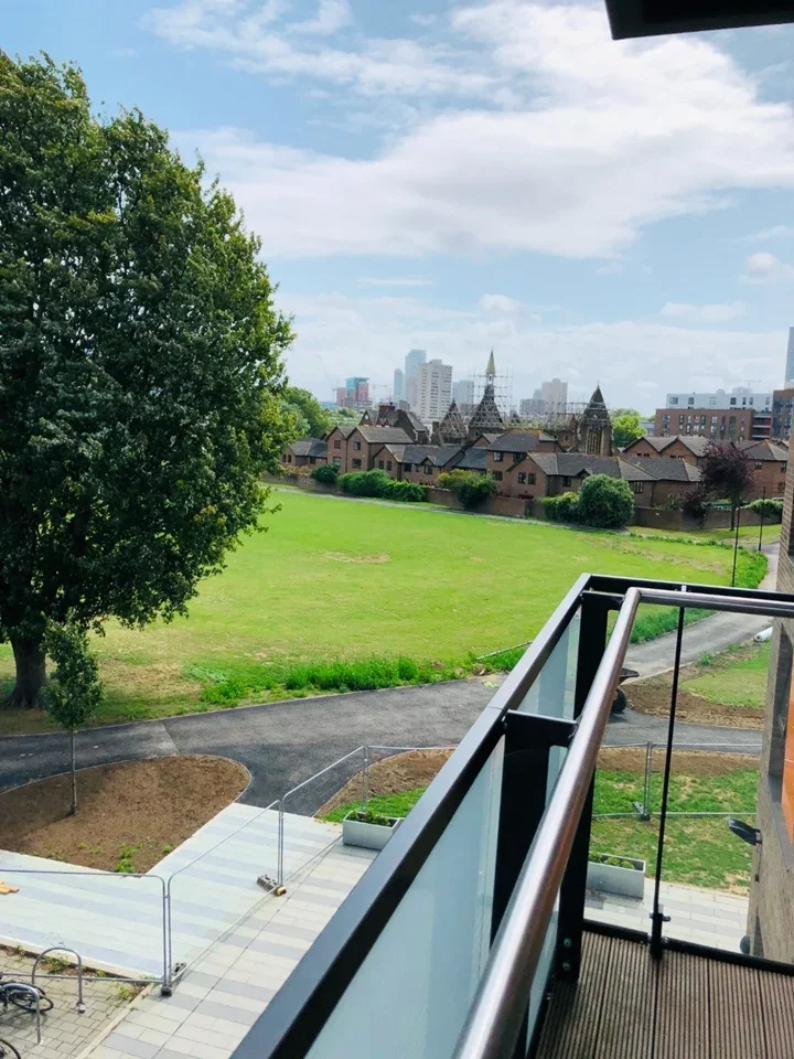 Flat Cotall Street in Greater London