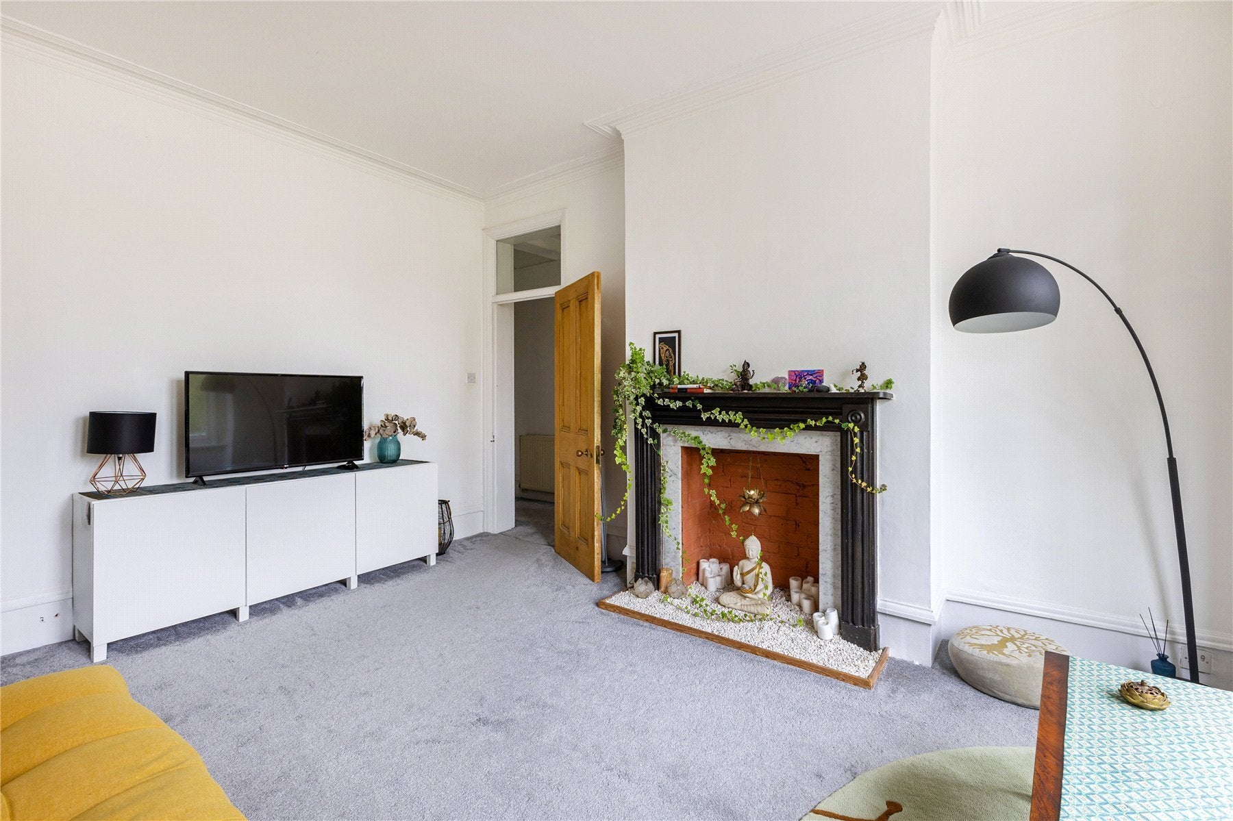 Flat Sutton Lane North in Greater London