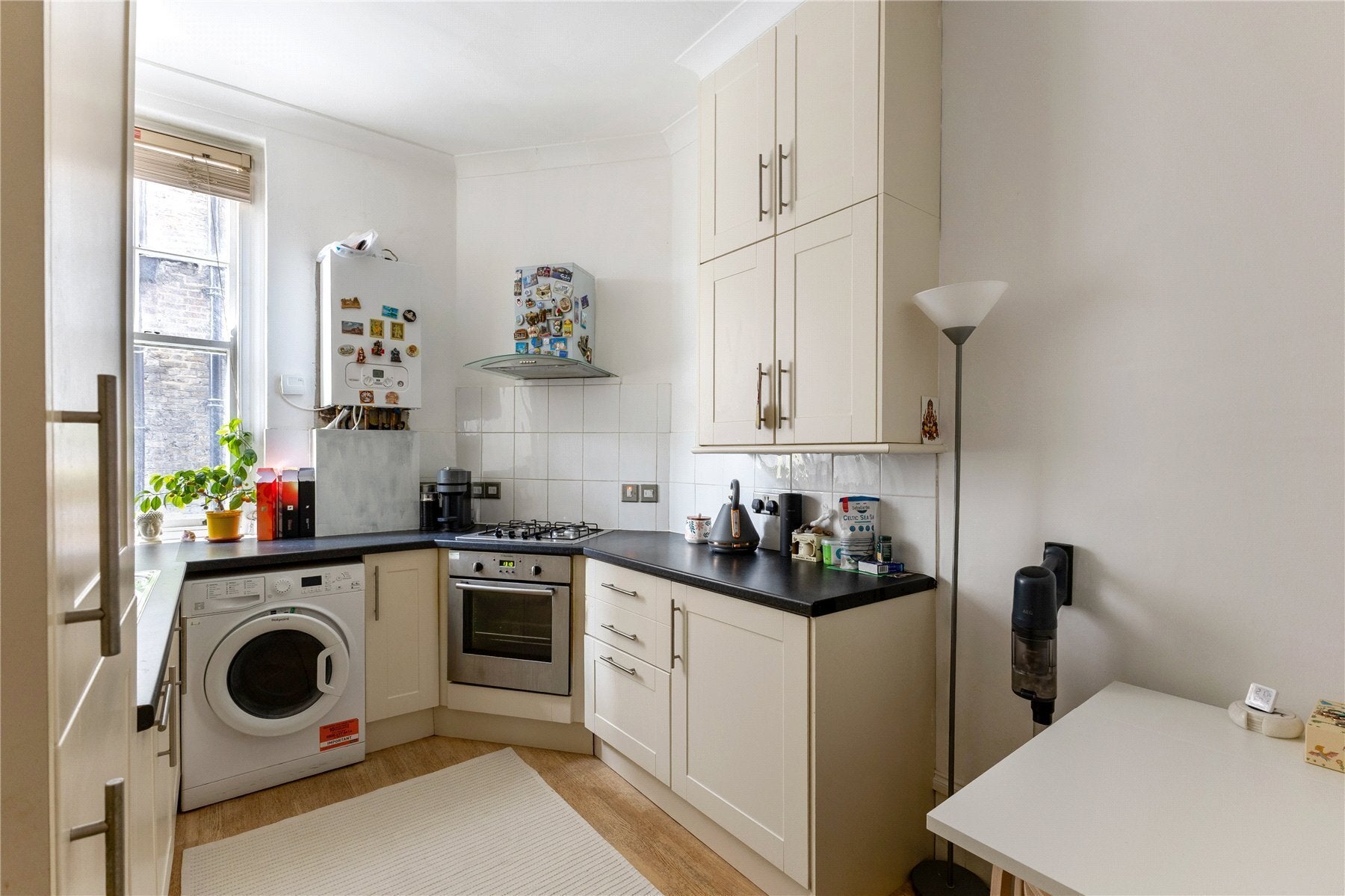 Flat Sutton Lane North in Greater London
