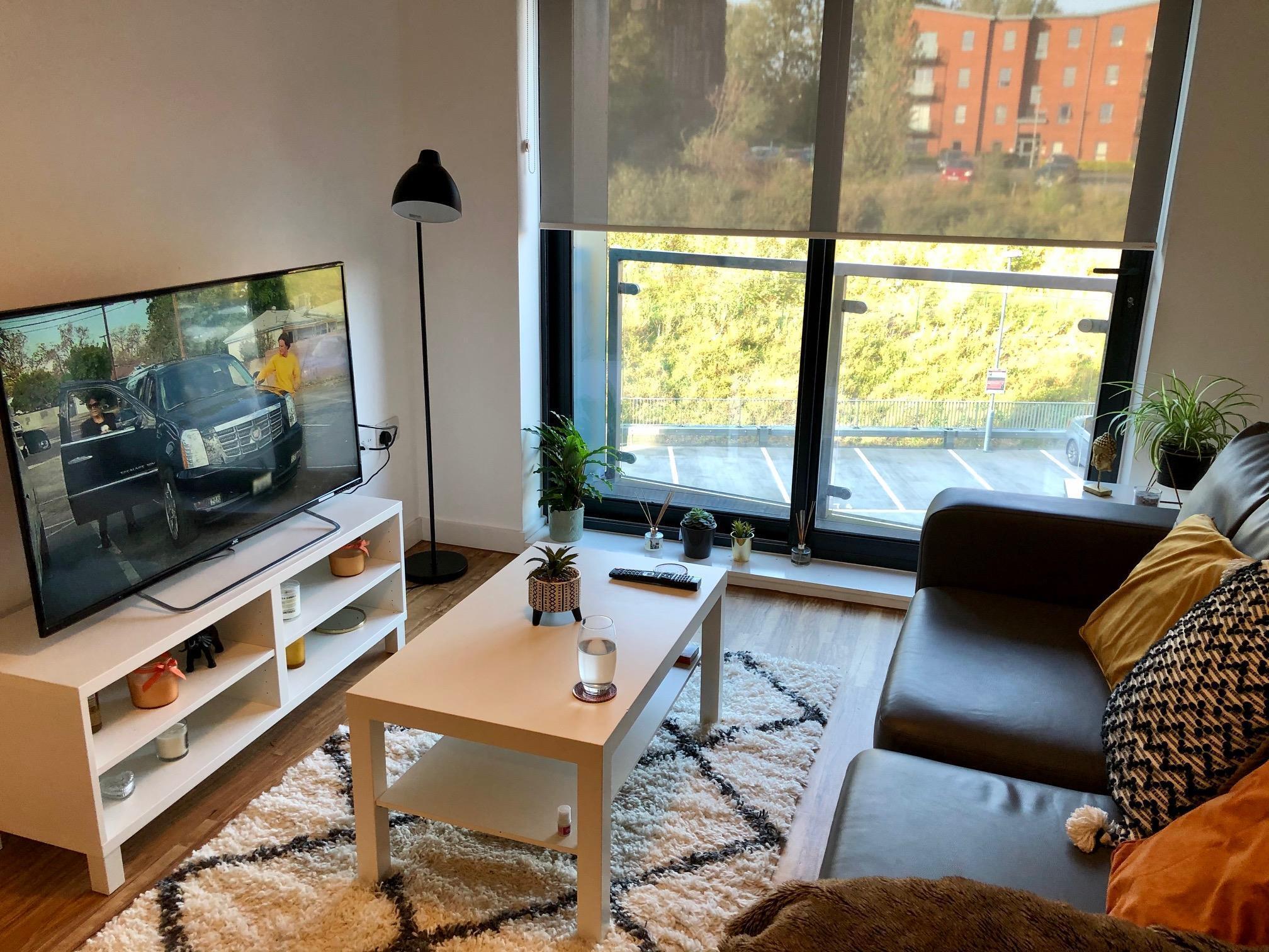 Flat Bouverie Court in Leeds