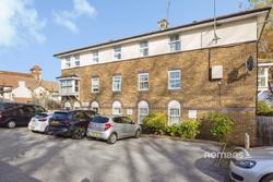 Flat William Farthing Close in Rushmoor