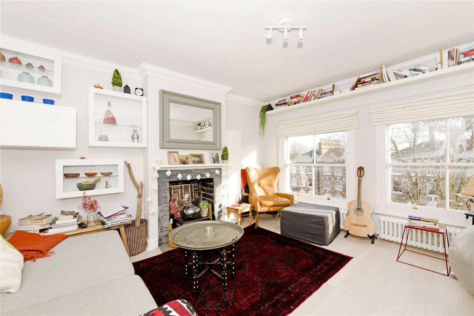 Flat Freegrove Road in Greater London