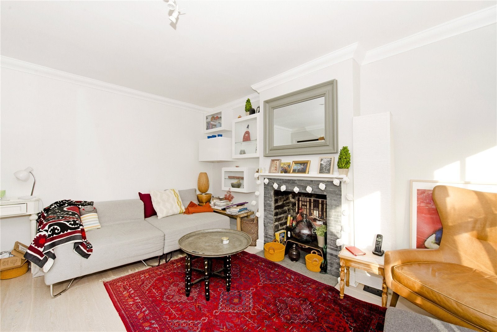 Flat Freegrove Road in Greater London