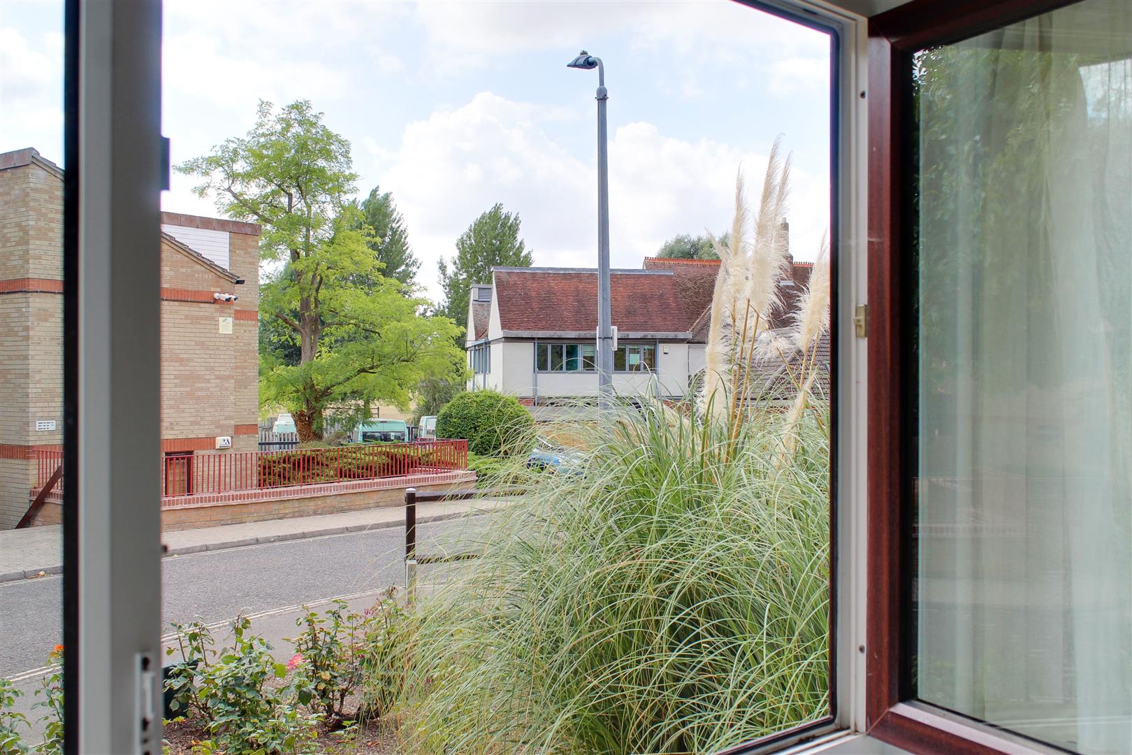 Flat Beaulands Close in Cambridge