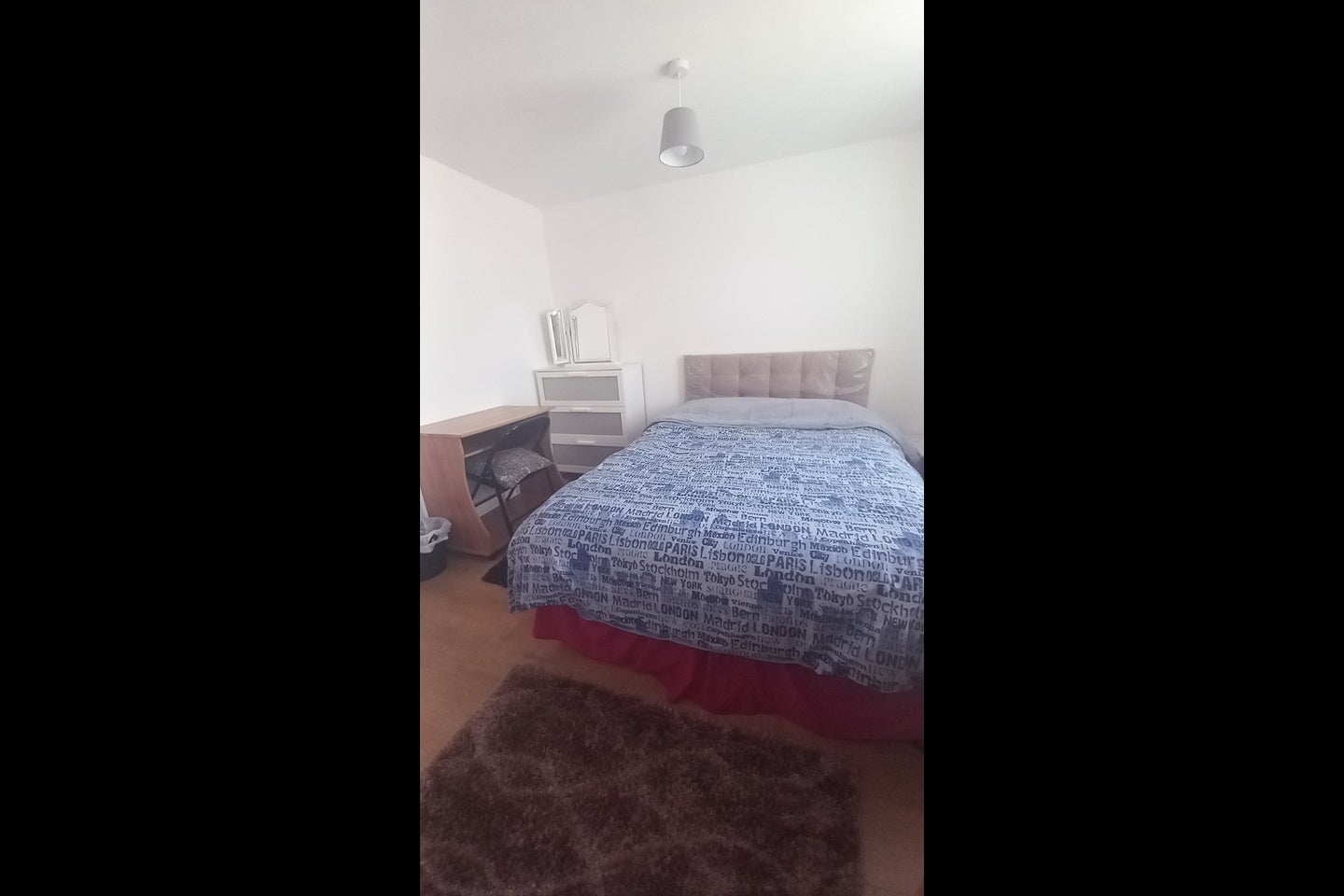 Room Harlinger Street in Greater London