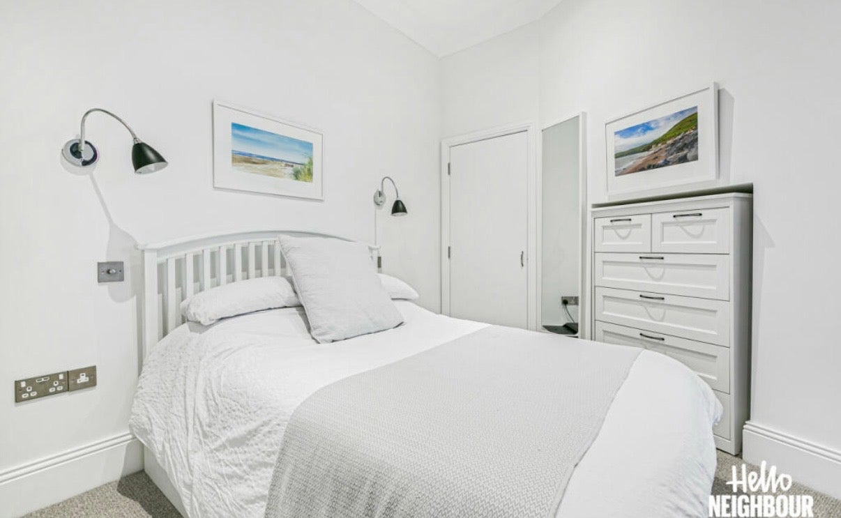 Room Clapham Road in Greater London