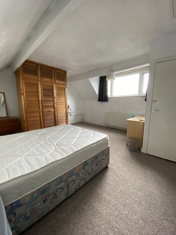 Room Winfield Grove in Leeds