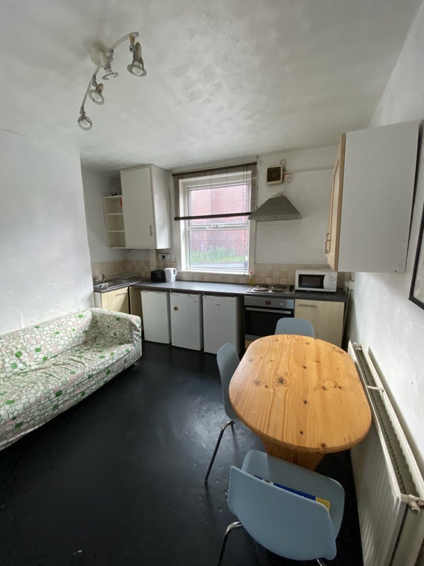 Room Winfield Grove in Leeds