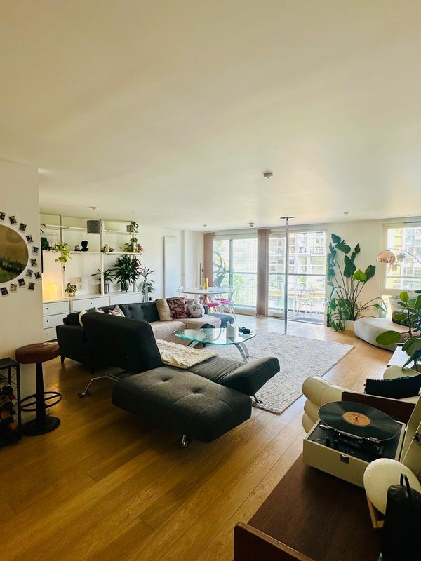 Room Hertford Road in Greater London