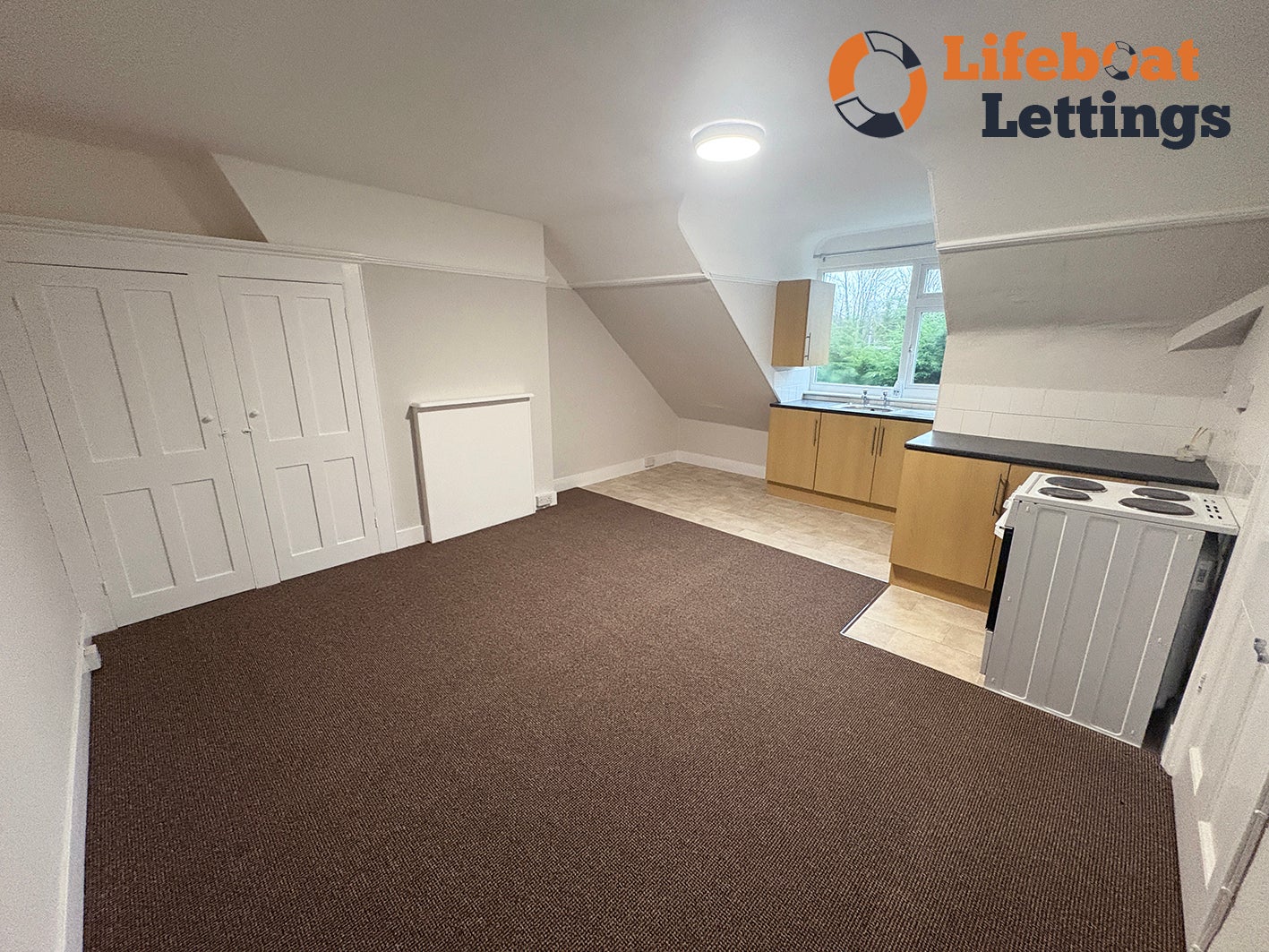 Flat Cheriton Road in Folkestone and Hythe District