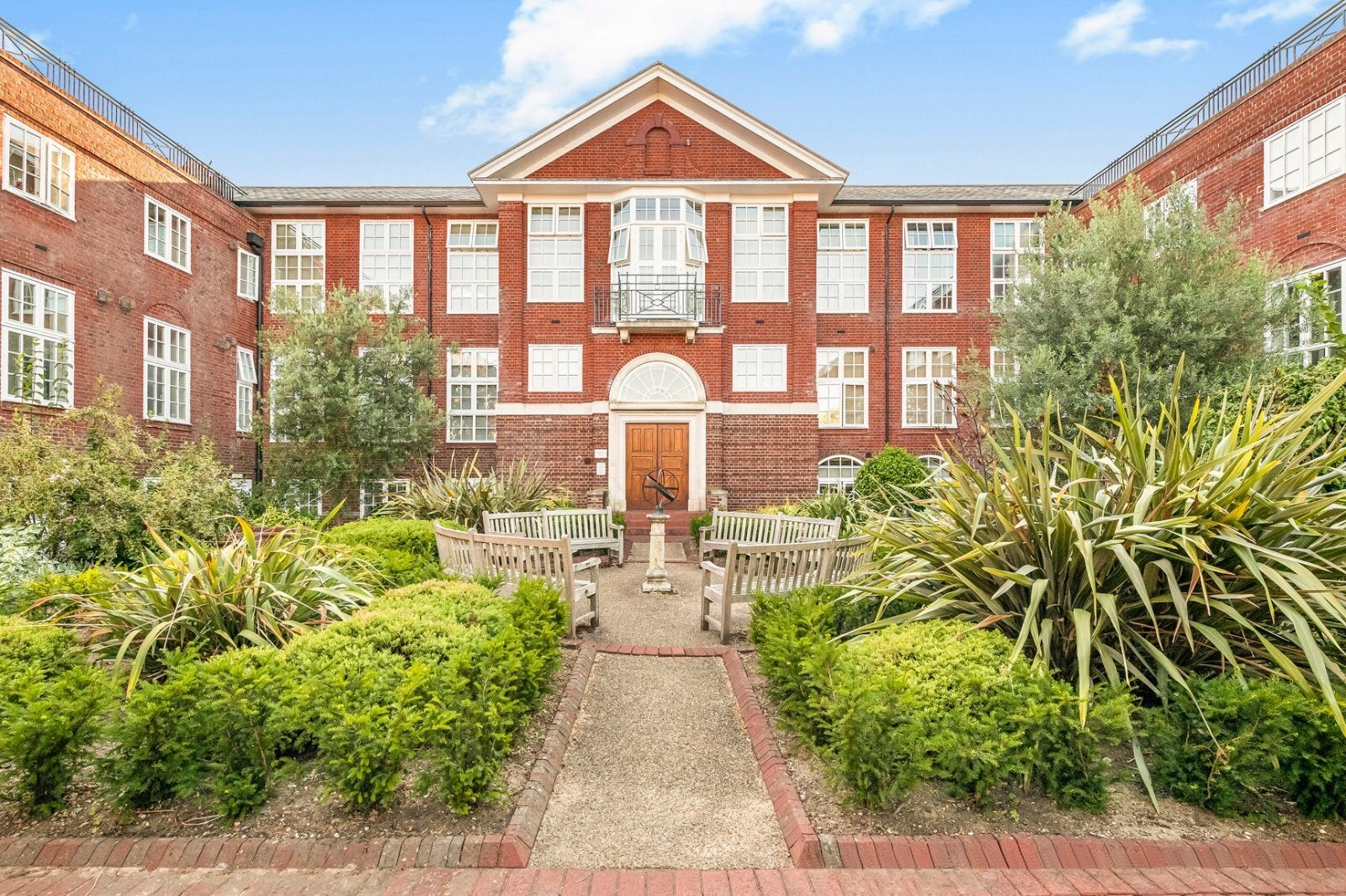 Flat Arcadian Place in Greater London