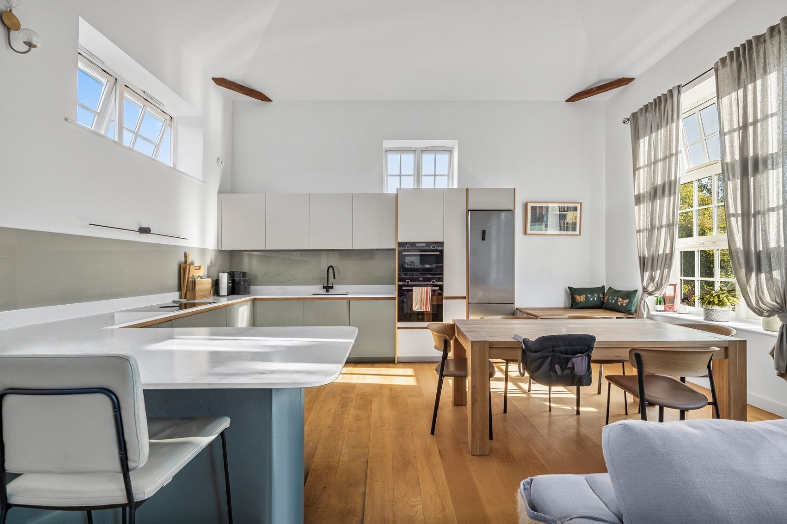 Flat Arcadian Place in Greater London