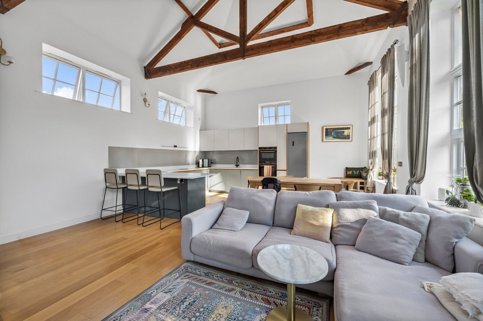 Flat Arcadian Place in Greater London