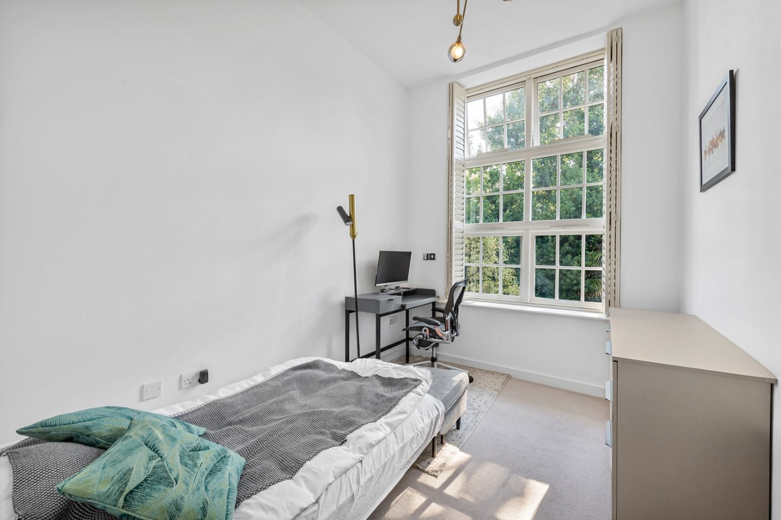 Flat Arcadian Place in Greater London