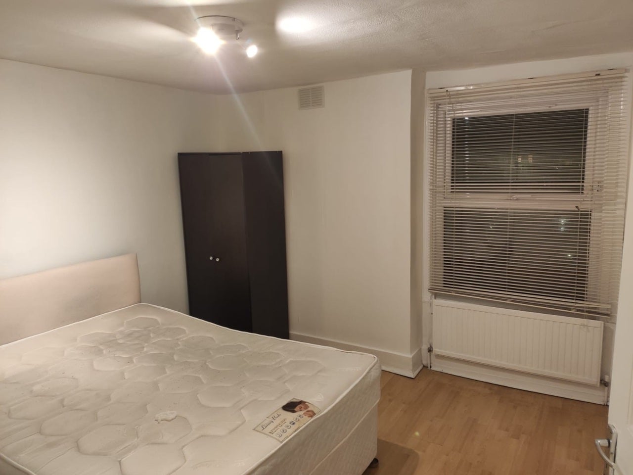 Flat Hayter Road in Greater London