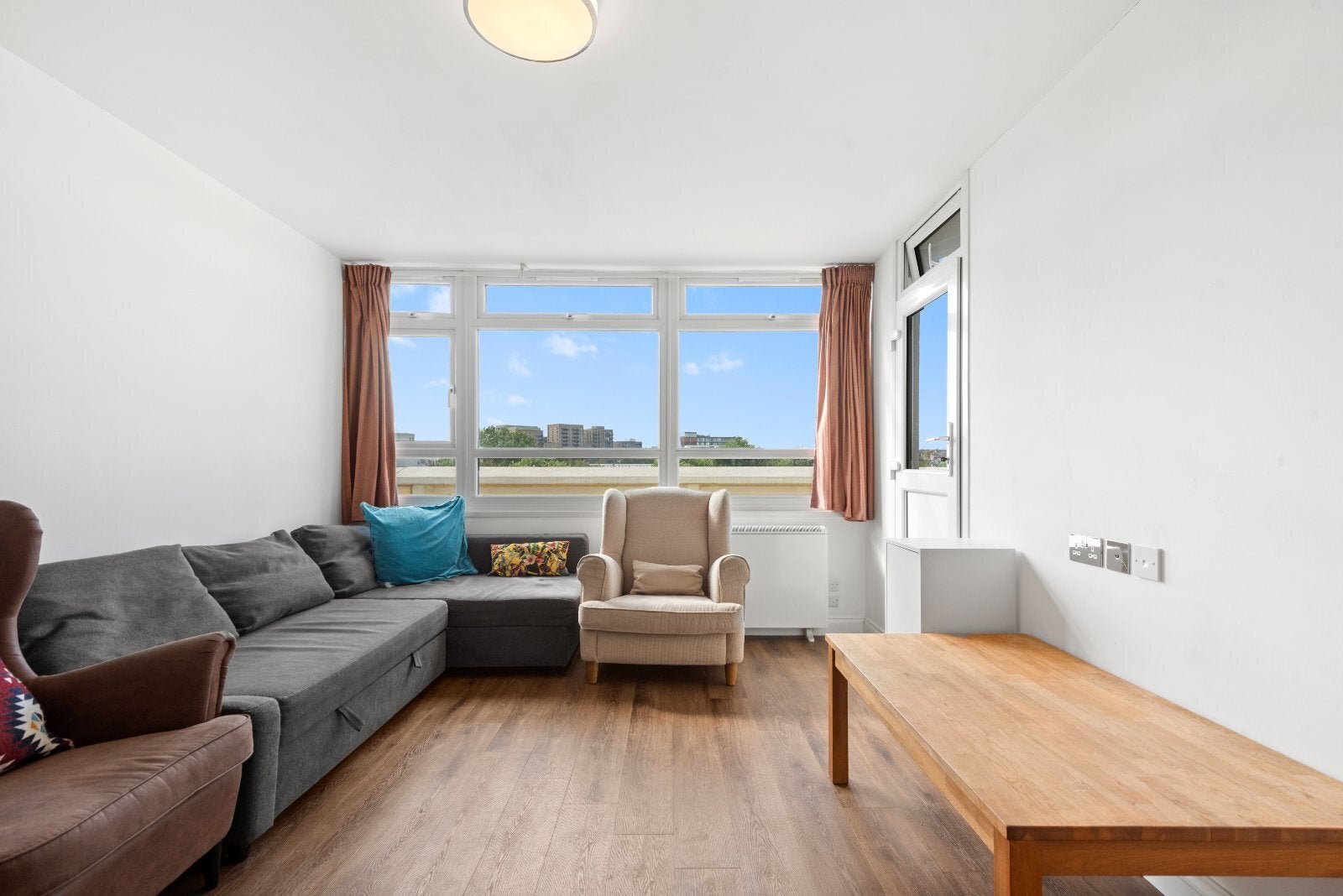 Flat Fowler Close in Greater London
