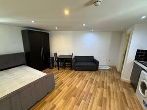Flat Mabgate in Leeds