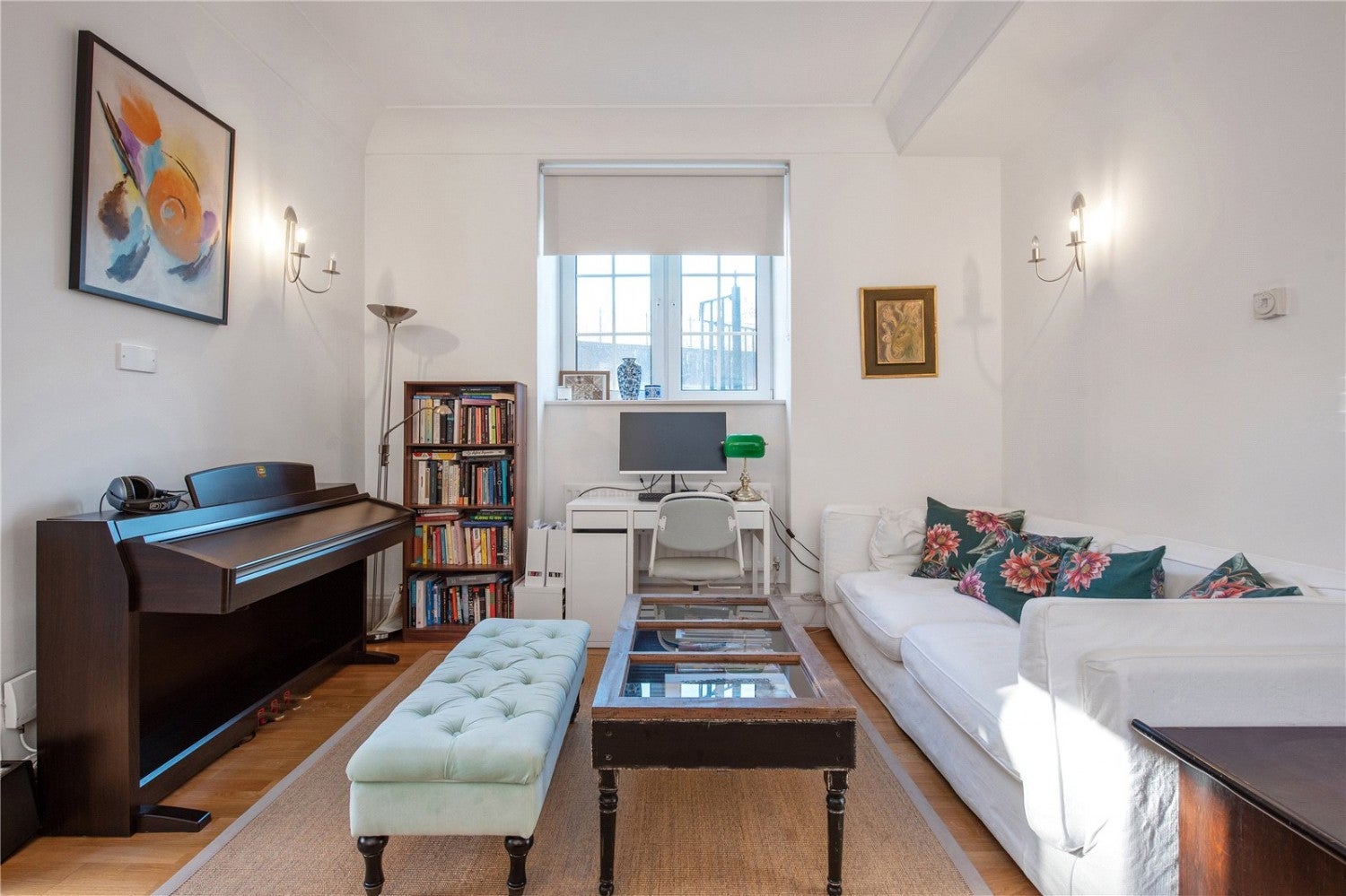 Flat Rosebery Avenue in Greater London