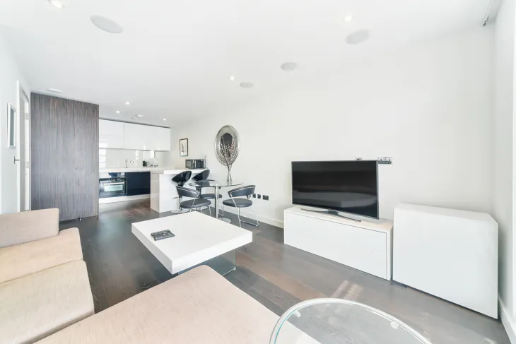 Flat Gatliff Road in City of Westminster