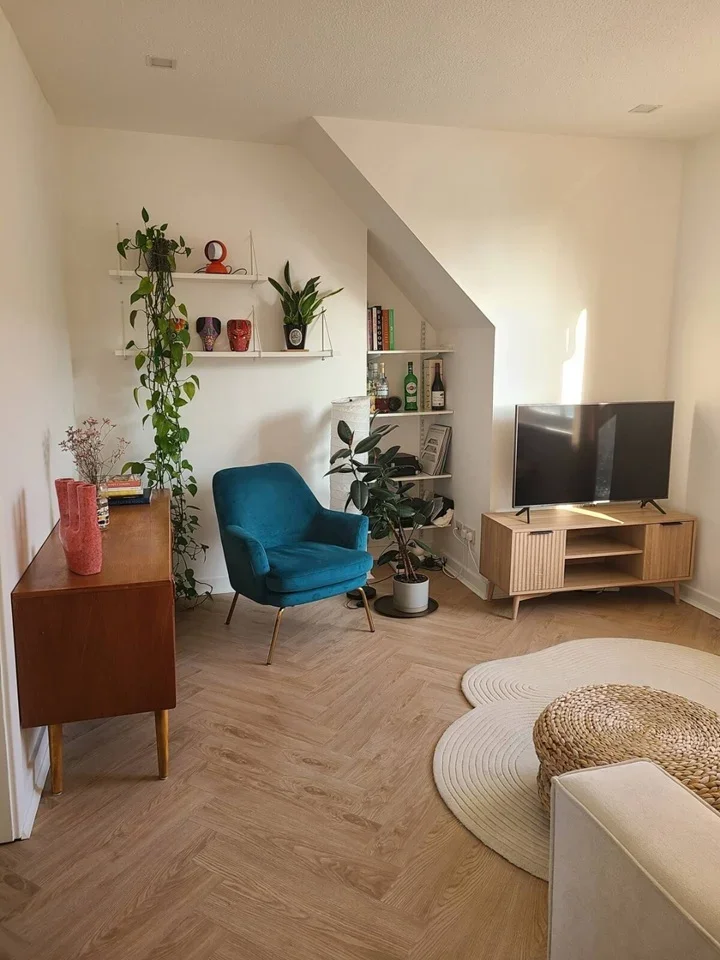 Flat Rotherhithe Street in Greater London