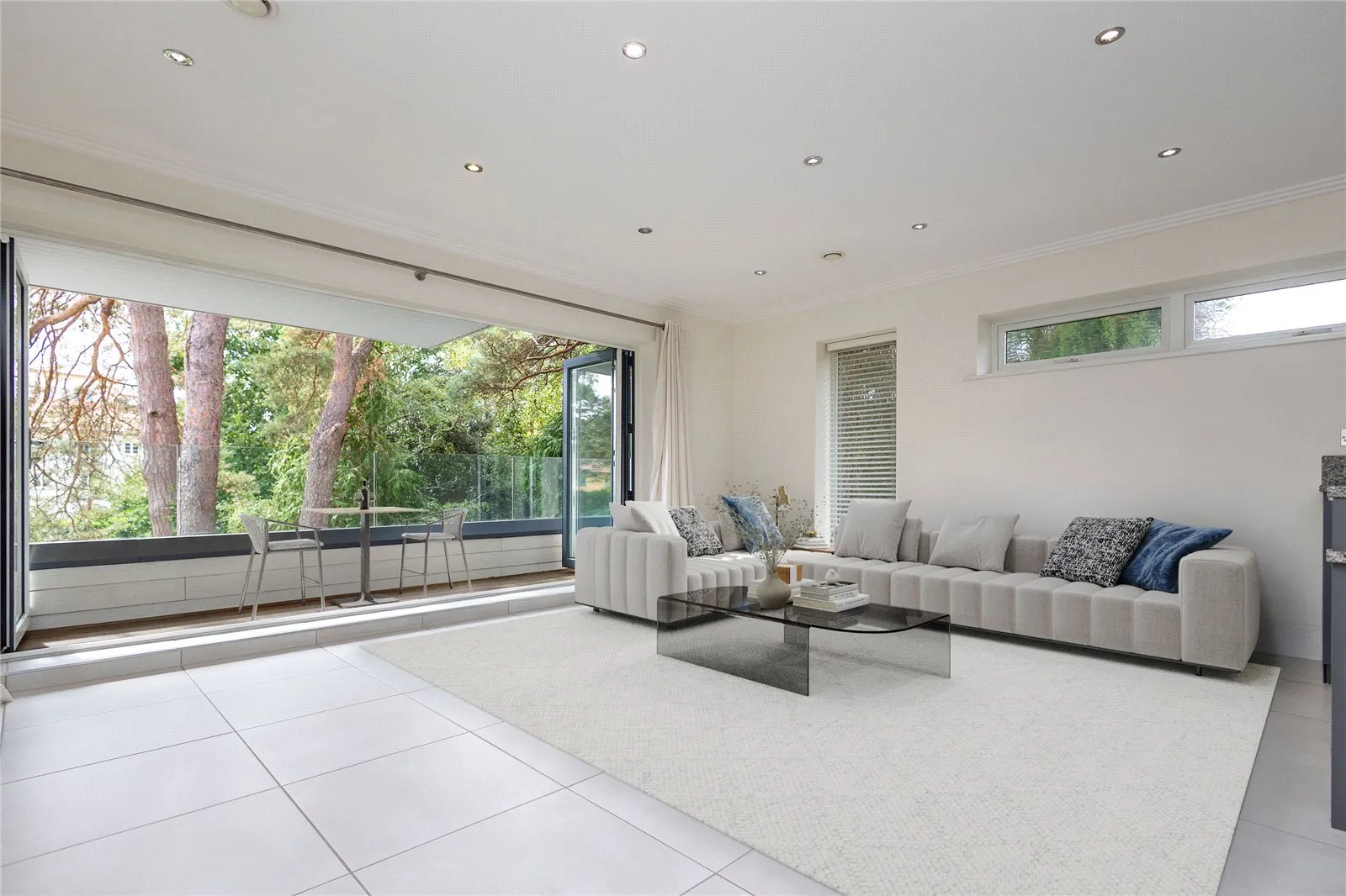 Flat Canford Cliffs Road in Poole