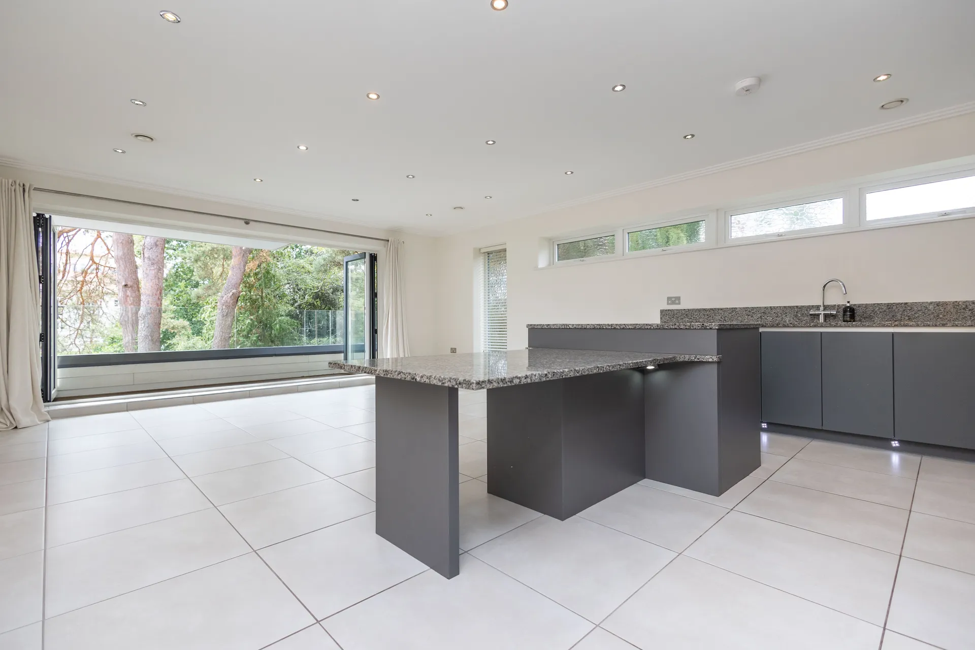 Flat Canford Cliffs Road in Poole
