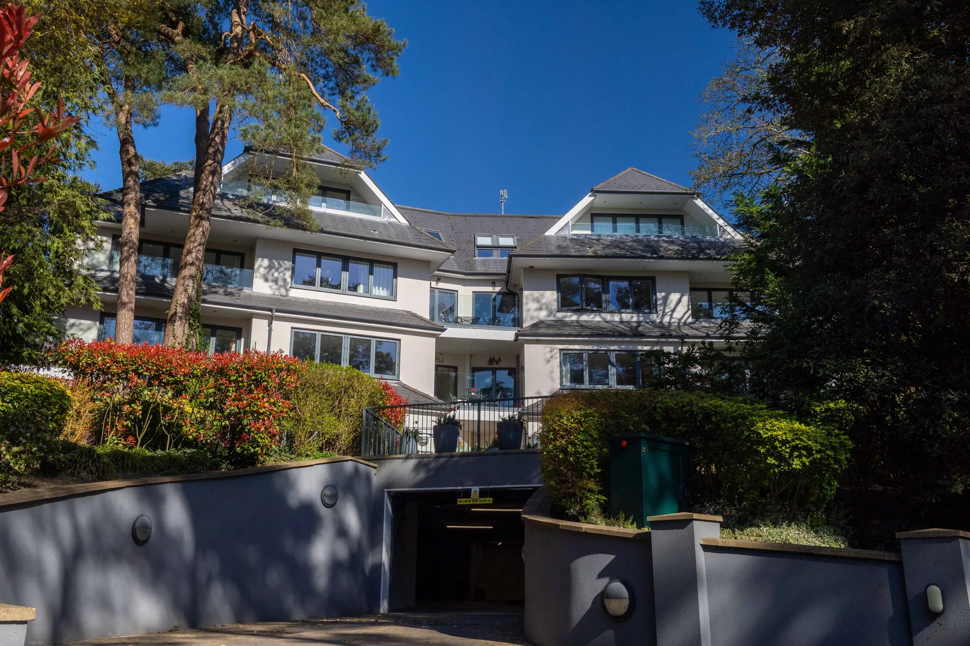Flat Canford Cliffs Road in Poole