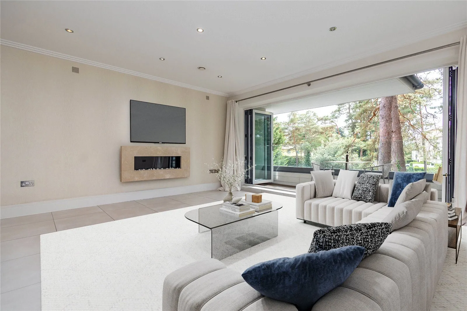 Flat Canford Cliffs Road in Poole
