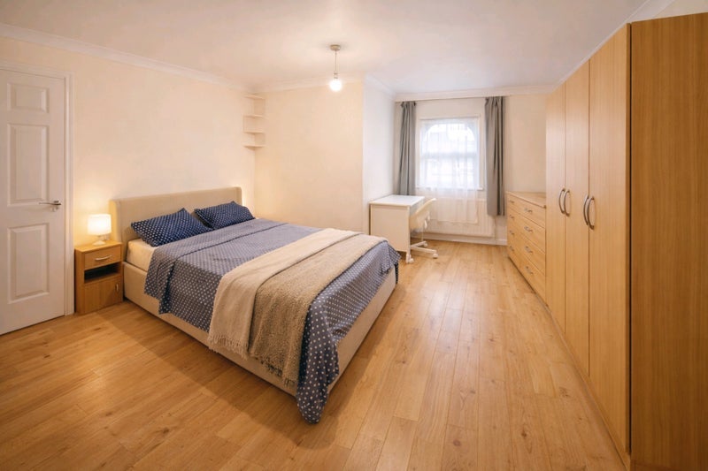 Room Hornsey Road in Greater London