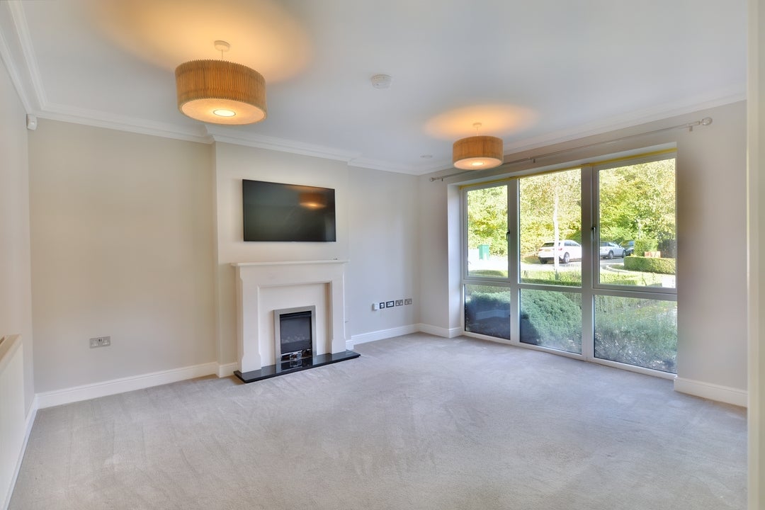 House Hulme Hall Close in Cheadle Hulme