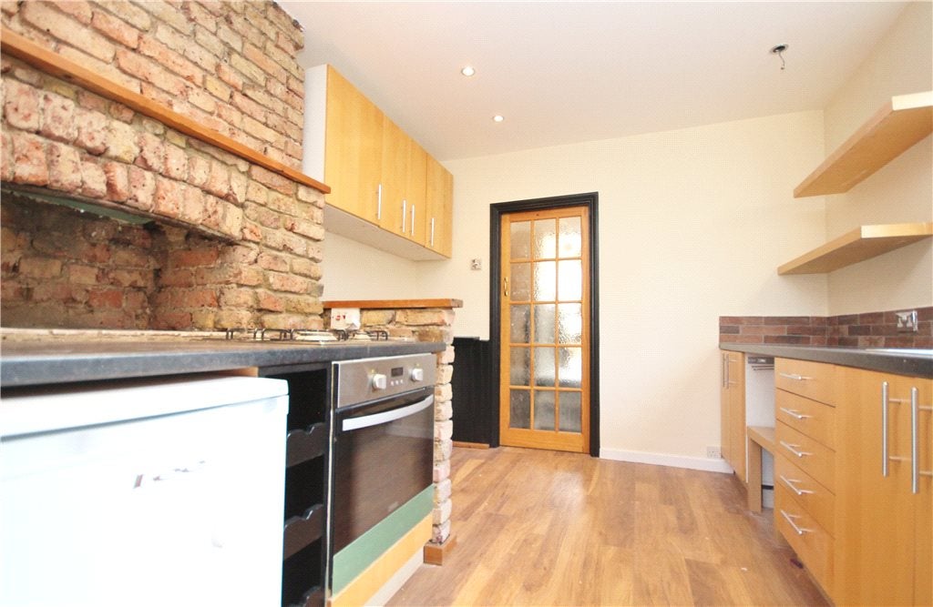 Flat Green Lane in Greater London