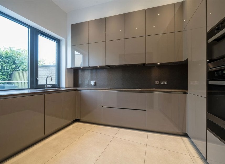 House Gunnersbury Mews in Greater London