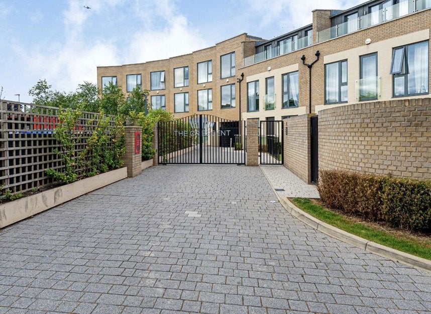 House Gunnersbury Mews in Greater London