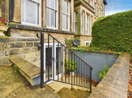Flat West Grove Road in Harrogate