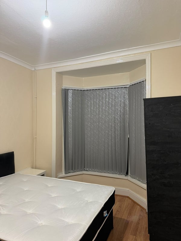 Room Barrows Road in Birmingham