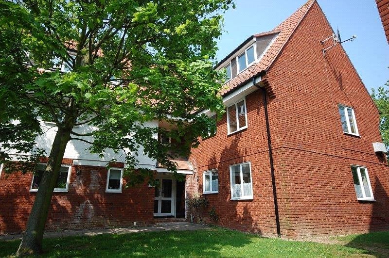 Flat Inchbonnie Road in Chelmsford