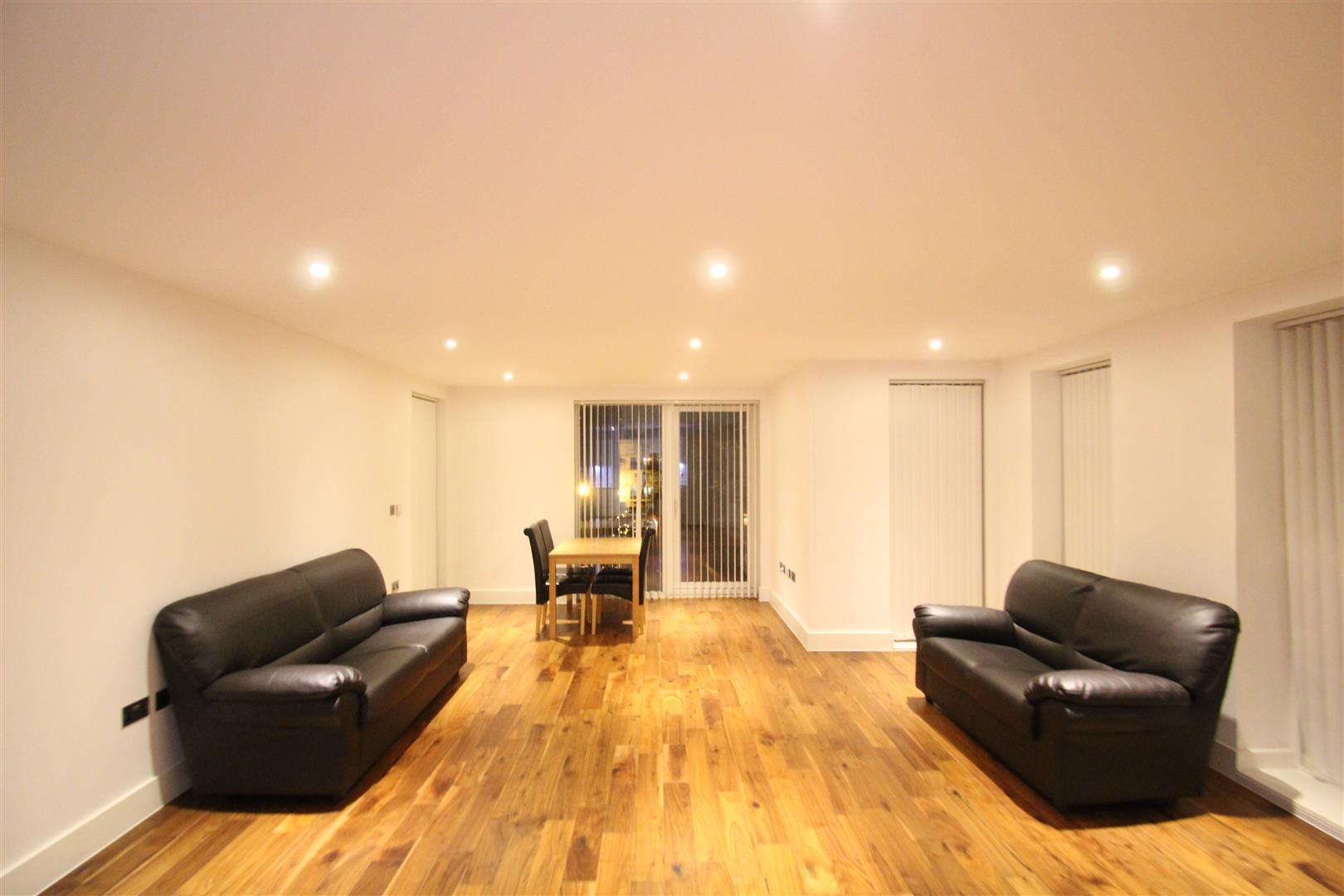 Flat De Beauvoir Crescent in Greater London